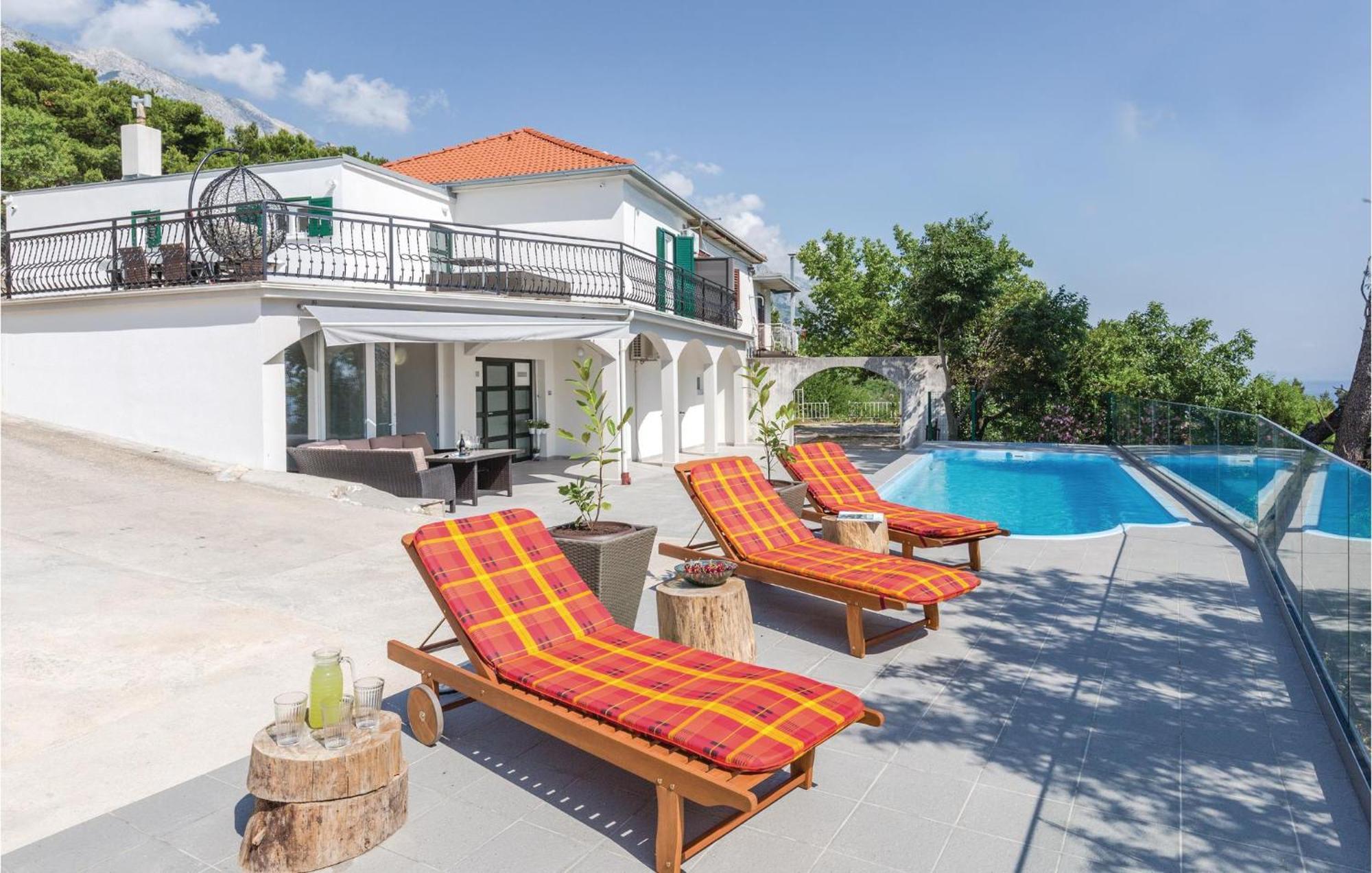Gorgeous In Brela With House Sea View Holiday home *